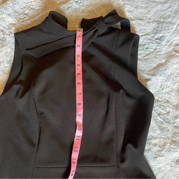 Classic Calvin Klein Seamed Sheath Midi Dress with Bow in Size 4 - Picture 9 of 14